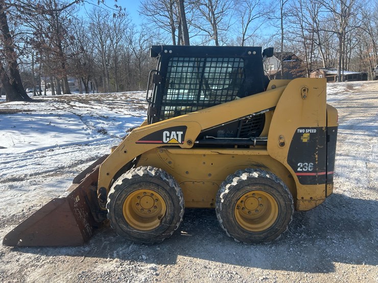 2003-caterpillar-236-image-5