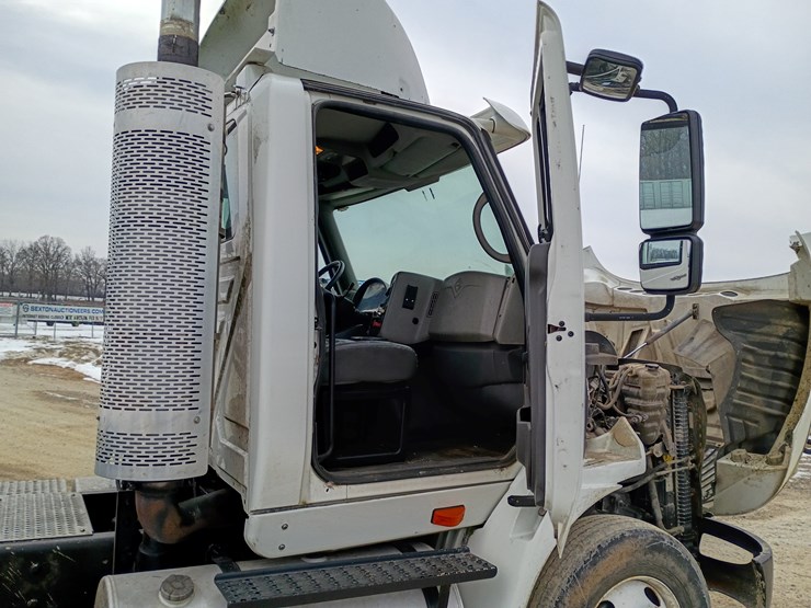 2011-international-transtar-8600-image-37