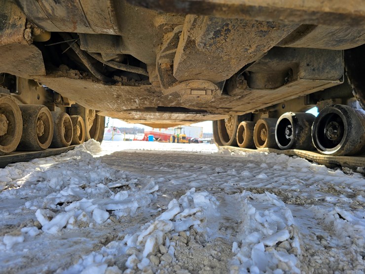 2003-challenger-mt855-image-44