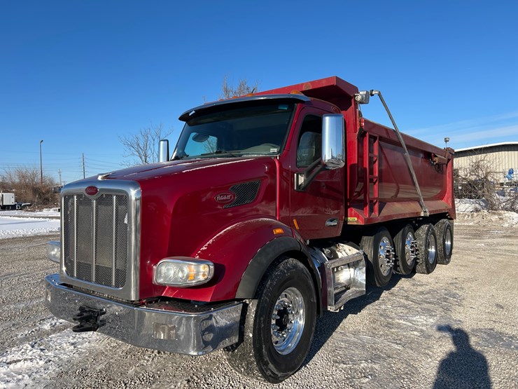 2015-peterbilt-567-image-1