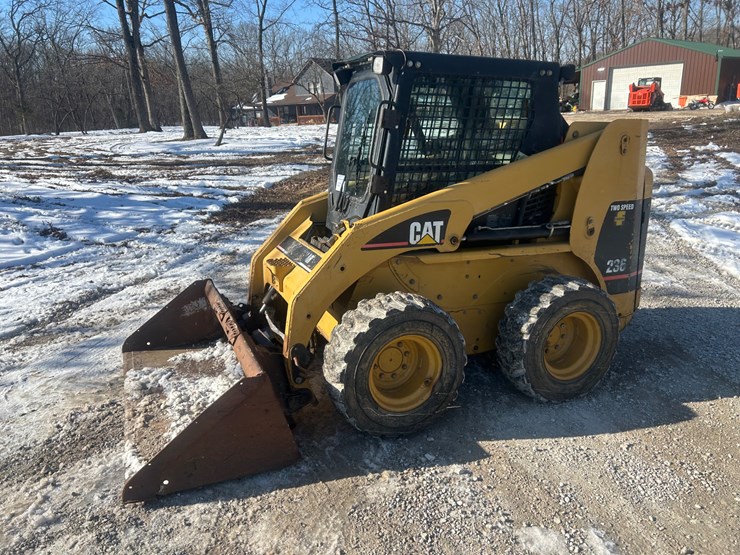 2003-caterpillar-236-image-3