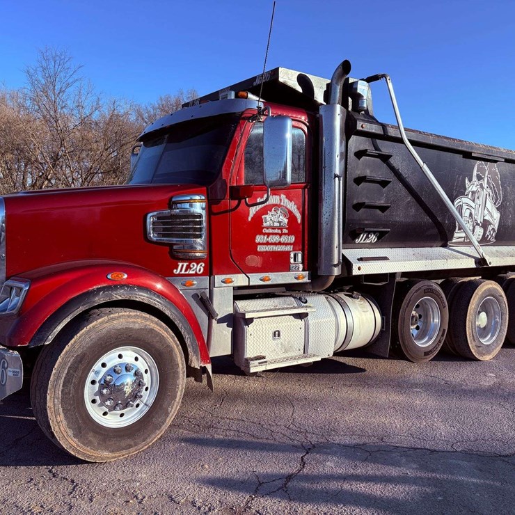 2018 FREIGHTLINER SD122 Tri-Axle Dump Truck