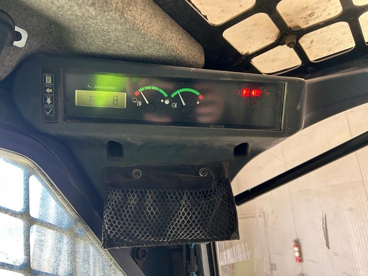 2020-deere-325g-image-21