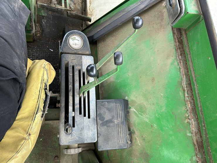 john-deere-4320-image-23
