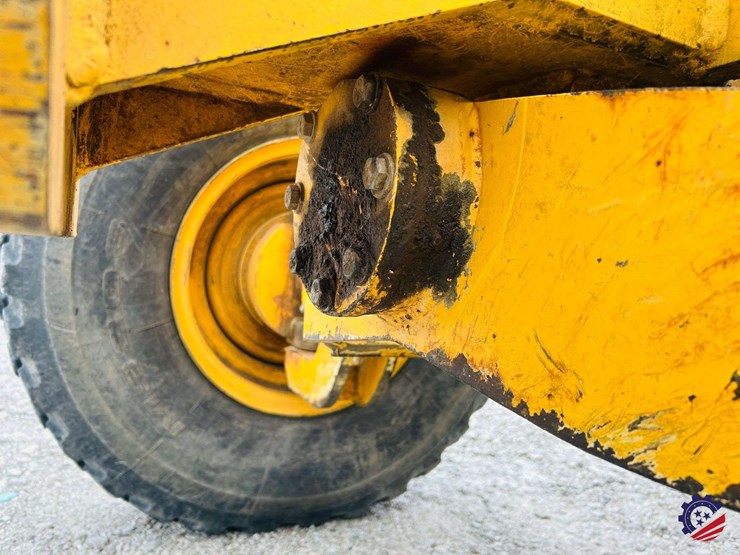 2003-volvo-g710b-image-64