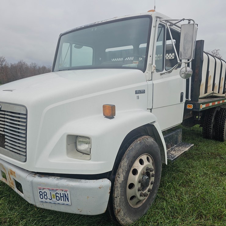 2000 FREIGHTLINER FL60