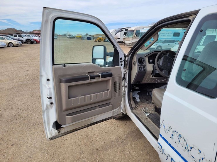 2008-ford-f250-image-16