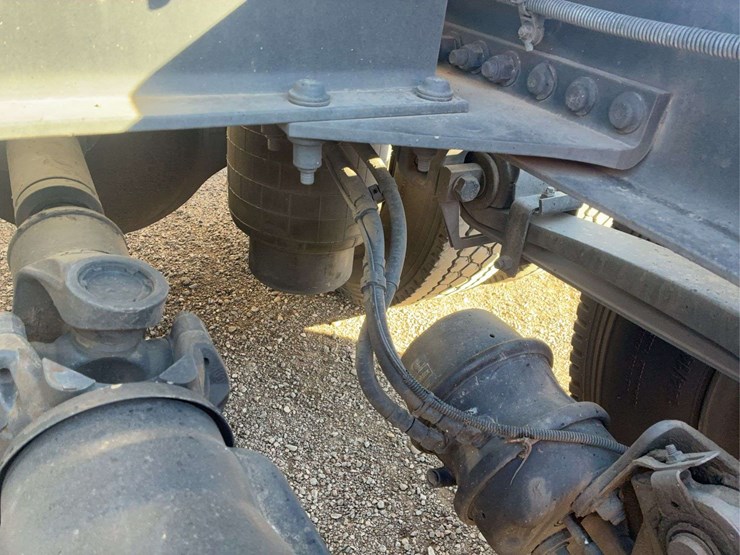 2017-kenworth-t680-image-11