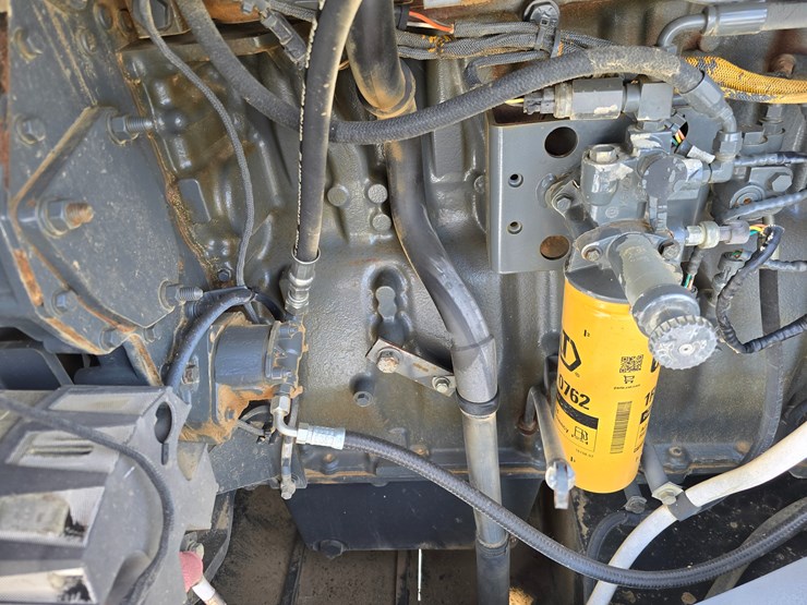 2003-challenger-mt855-image-81