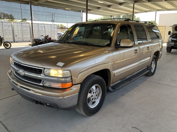 2001-chevrolet-suburban-image-4