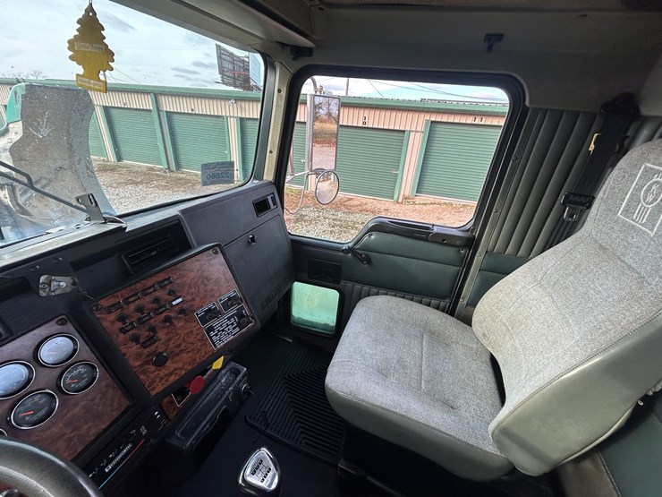 2001-kenworth-t800-image-95