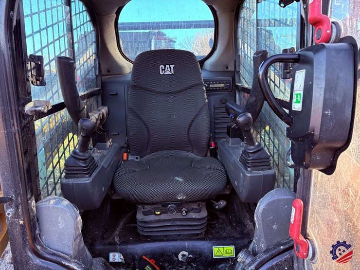 2020-caterpillar-289d3-image-45