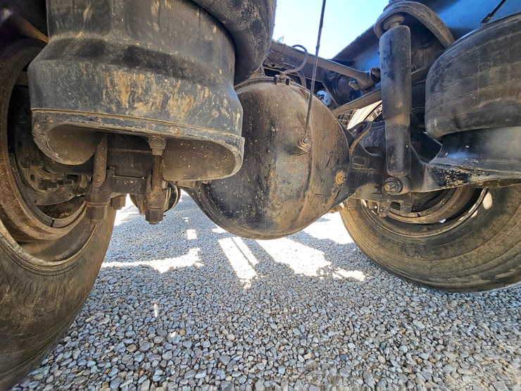 2012-peterbilt-382-image-96