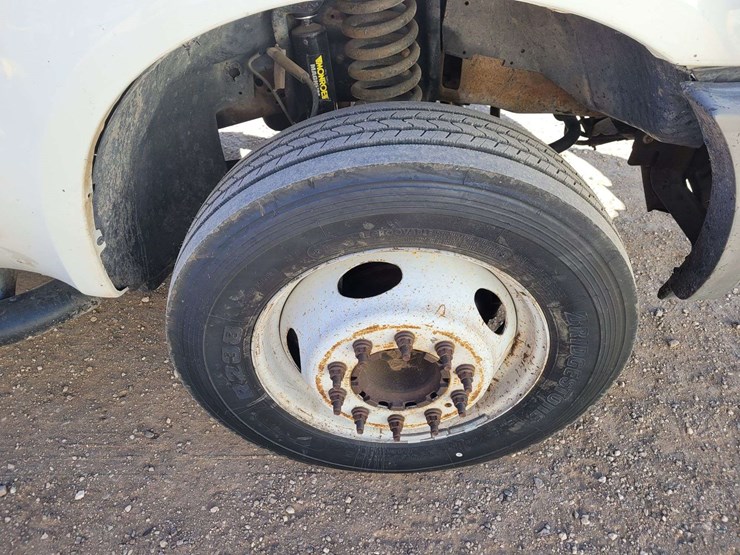 2005-ford-f550-image-5