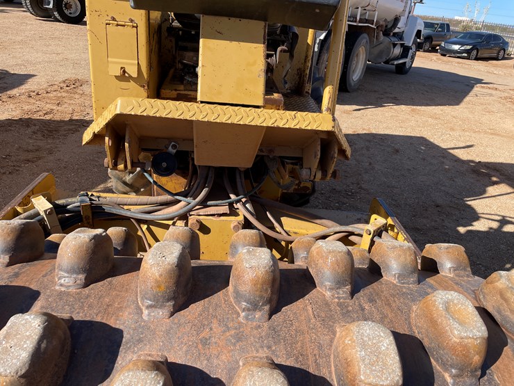 caterpillar-cp-323-image-11