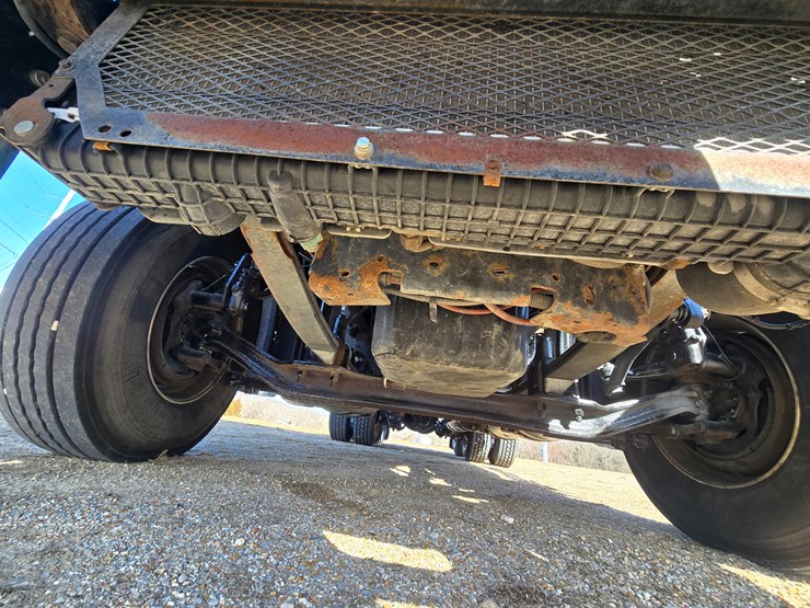 2012-freightliner-cascadia-113-image-40