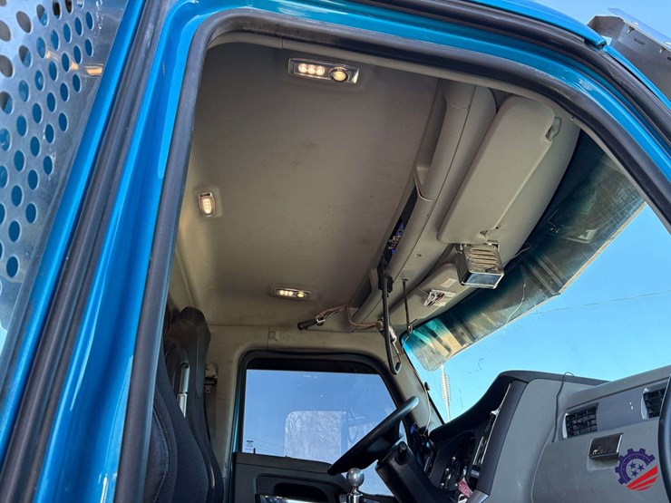 2020-kenworth-t880-image-88