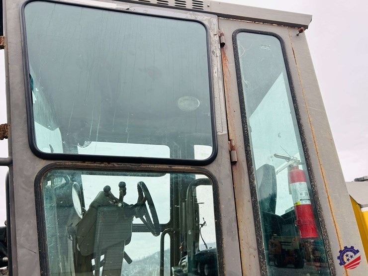 2003-volvo-g710b-image-97