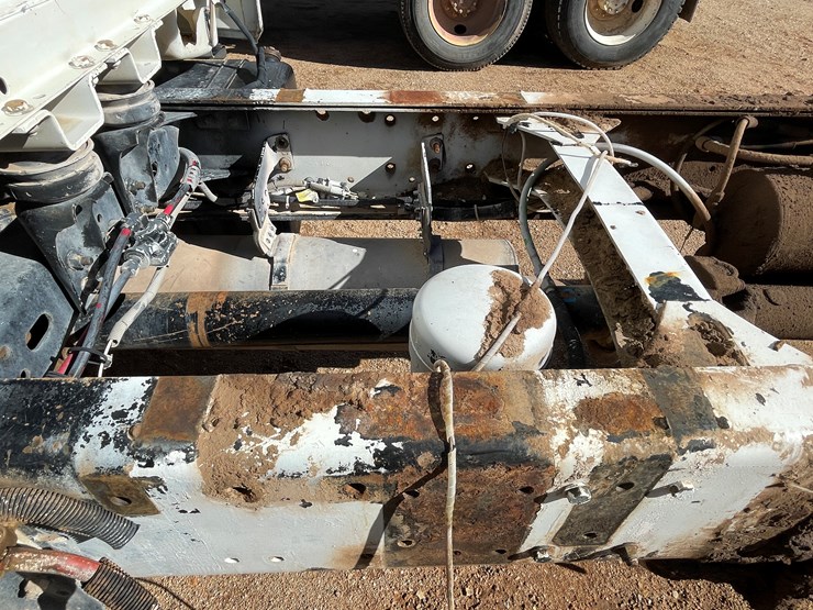 1996-freightliner-fl80-image-92