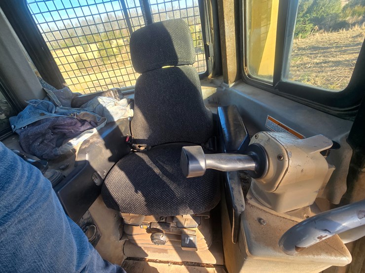 2002-caterpillar-d6r-image-54