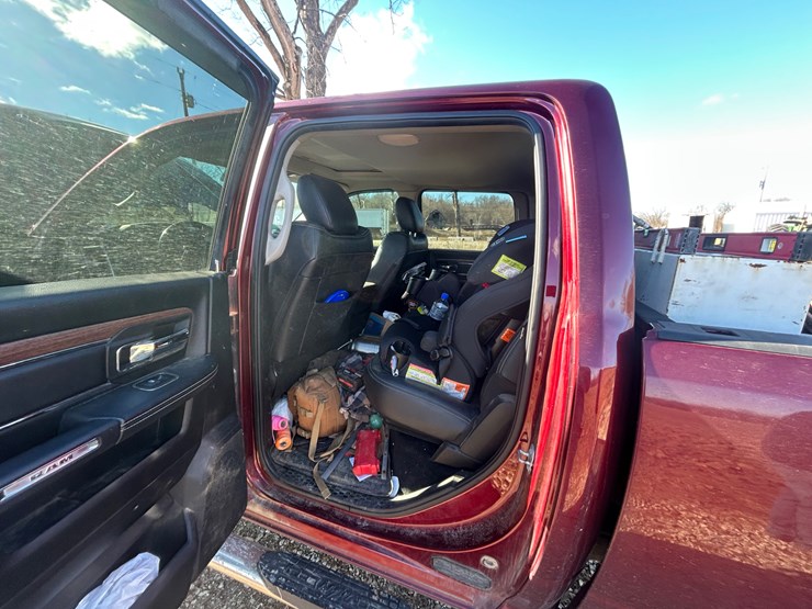 2018-dodge-3500-image-67