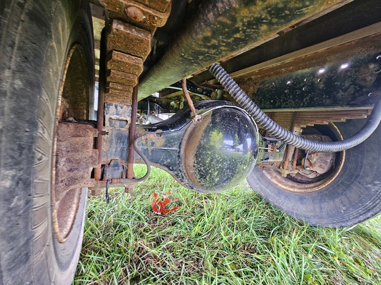 1999-freightliner-fl70-image-68