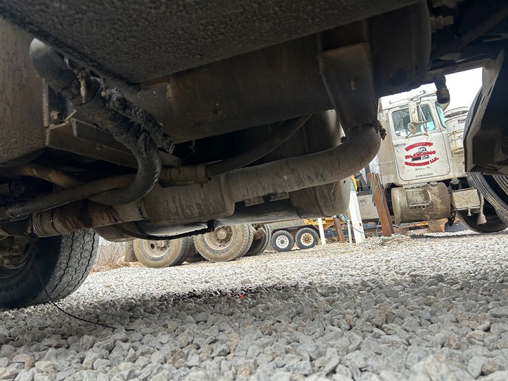 1988-peterbilt-357-image-65