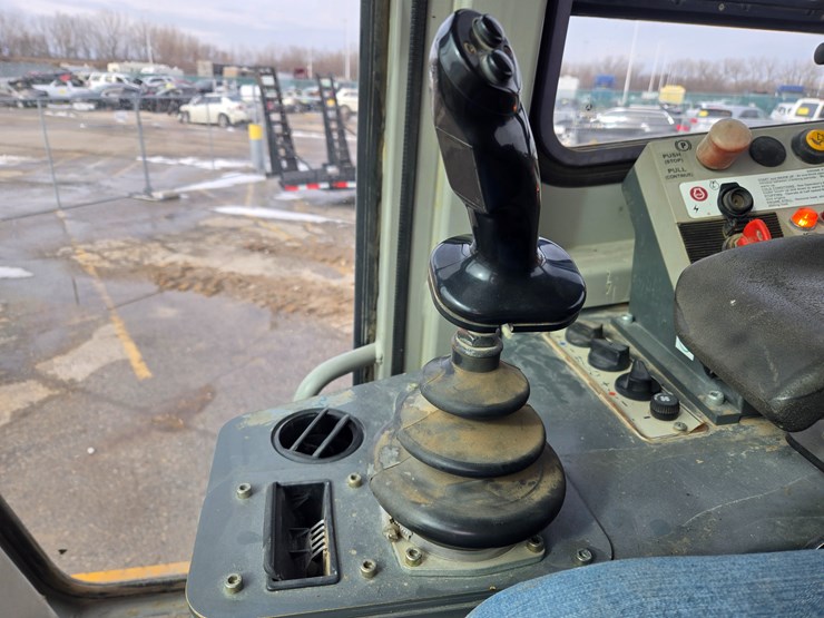 2004-deere-655c-image-60