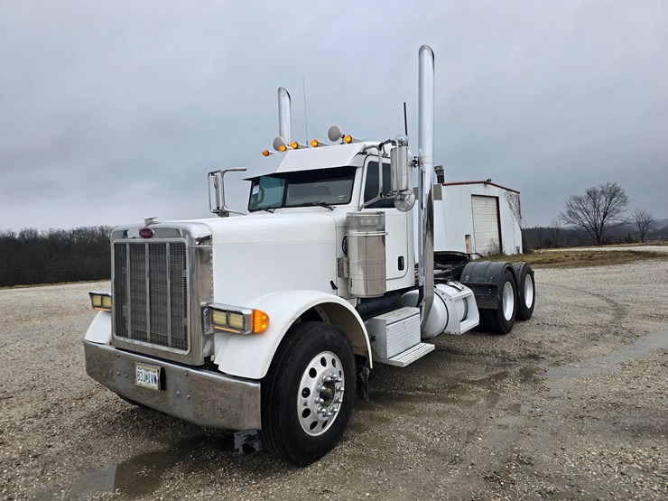 2007-peterbilt-379-image-3