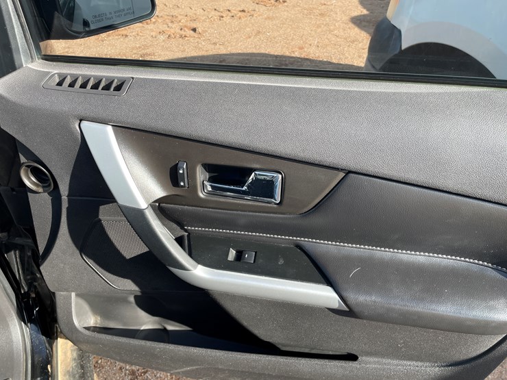 2013-ford-edge-image-17