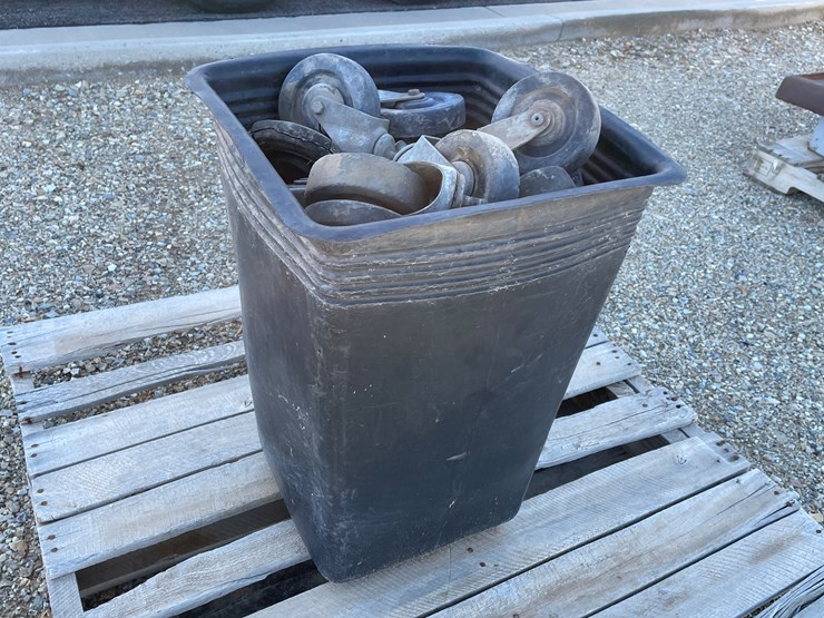 #3125-•-casters-image-13