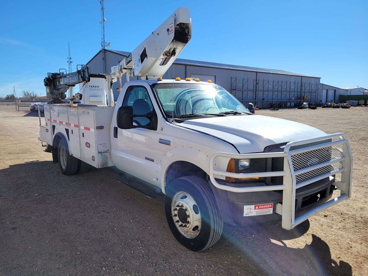 2005-ford-f550-image-3