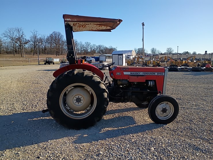 1983-massey-ferguson-240-image-11