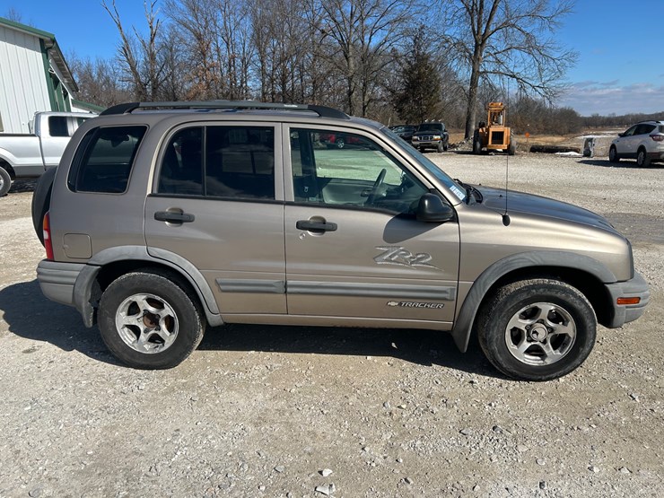 2003-chevrolet-tracker-image-15