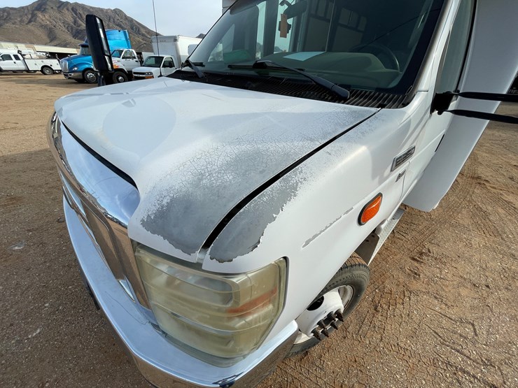 2009-ford-e350-image-31