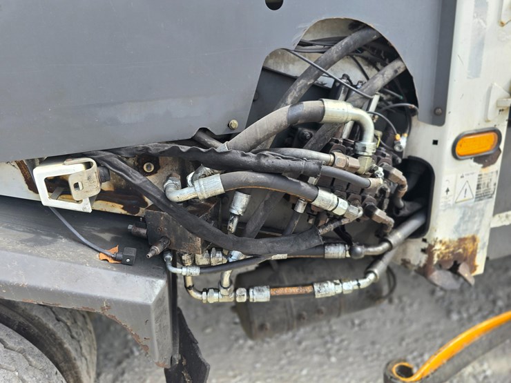 2008-mack-leu613-image-86