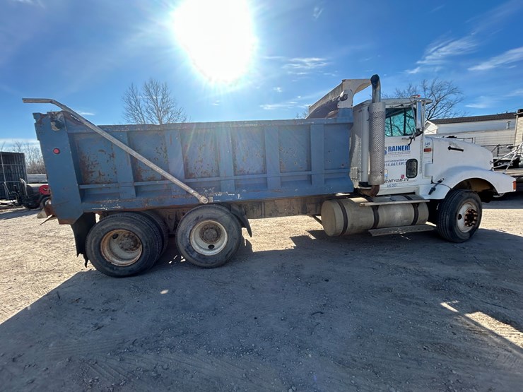 1994-international-9400-image-32