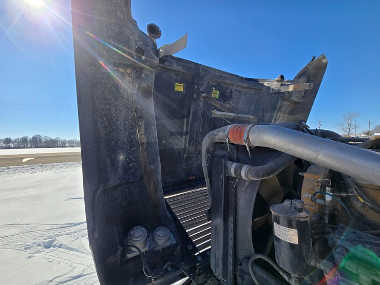 1995-freightliner-fld120-image-54