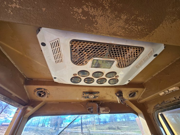 caterpillar-d25c-image-63