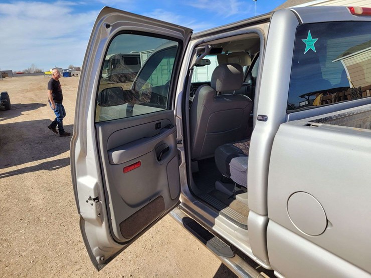 2005-gmc-sierra-2500-image-6