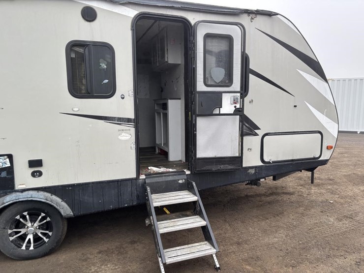 2020-bullet-bl243bhsw20-travel-trailer-image-24