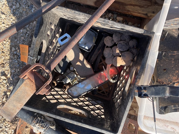 #3304-•-miscellaneous-big-truck-parts-image-7