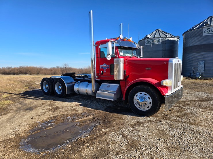 2008-peterbilt-388-image-19