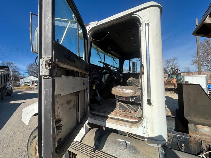 1994-international-9400-image-94