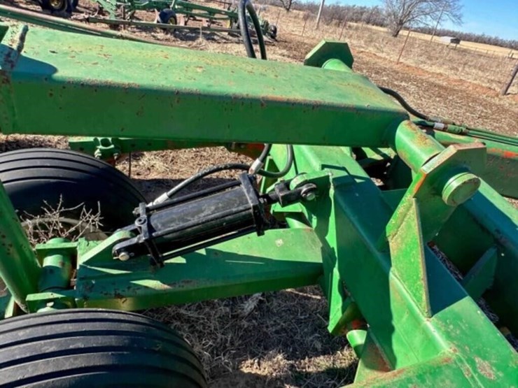 blanchat-10-bottom-plow-image-15