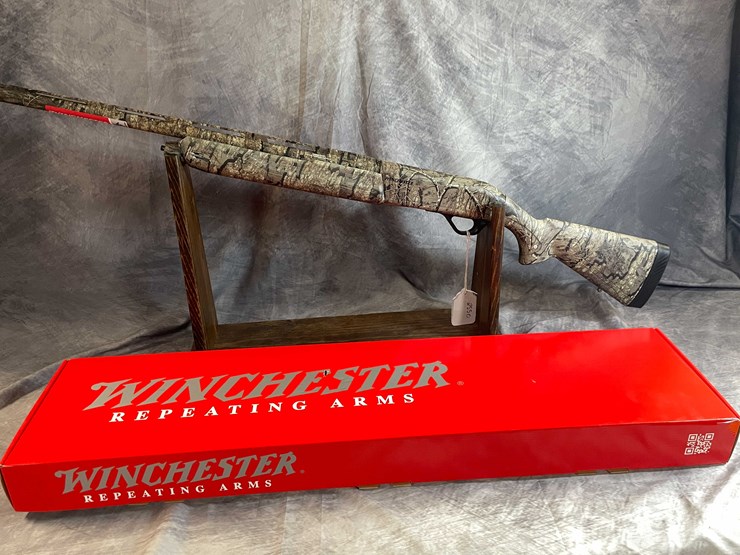 #2379-•-winchester-sx4-12-ga.-semi-auto-shotgun,-sn:-pt19451yw11k-image-18