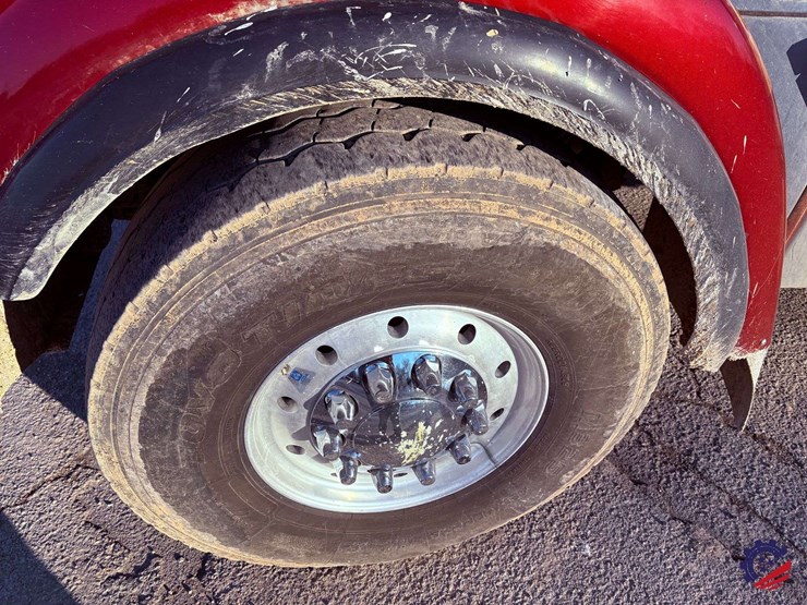 2018-freightliner-sd122-tri-axle-dump-truck-image-18