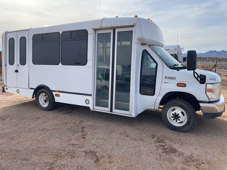 2009-ford-e350-image-3