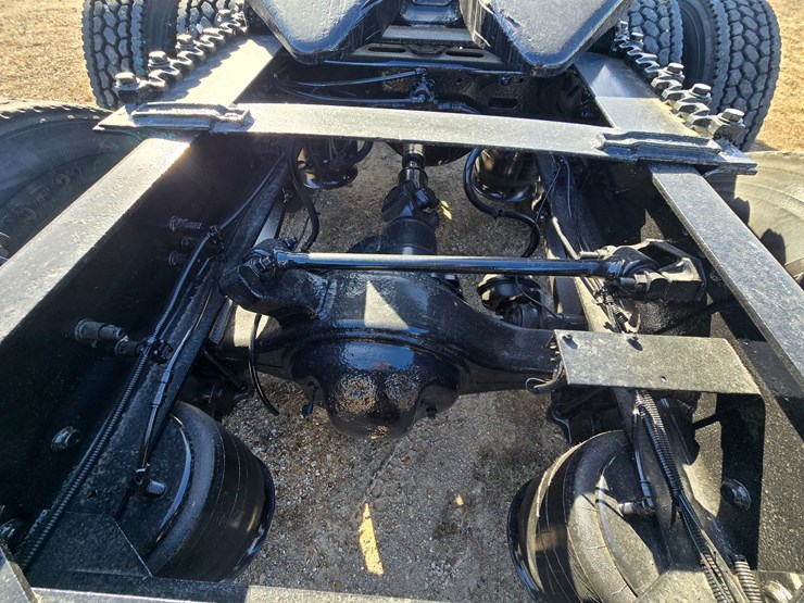 2012-freightliner-cascadia-113-image-78