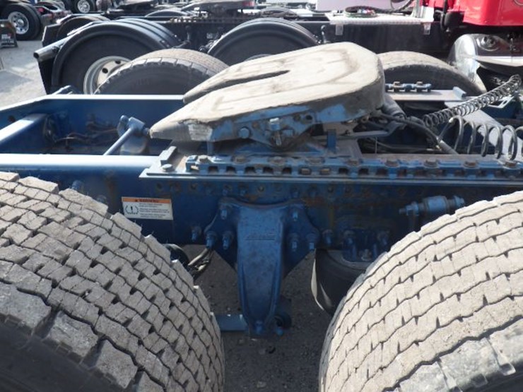 2020-western-star-5700xe-image-8